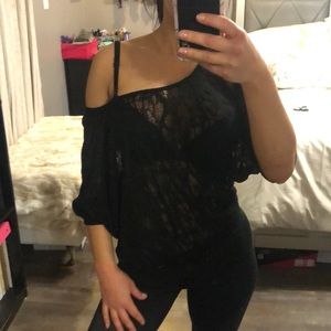 Guess Over the Shoulder Top XS